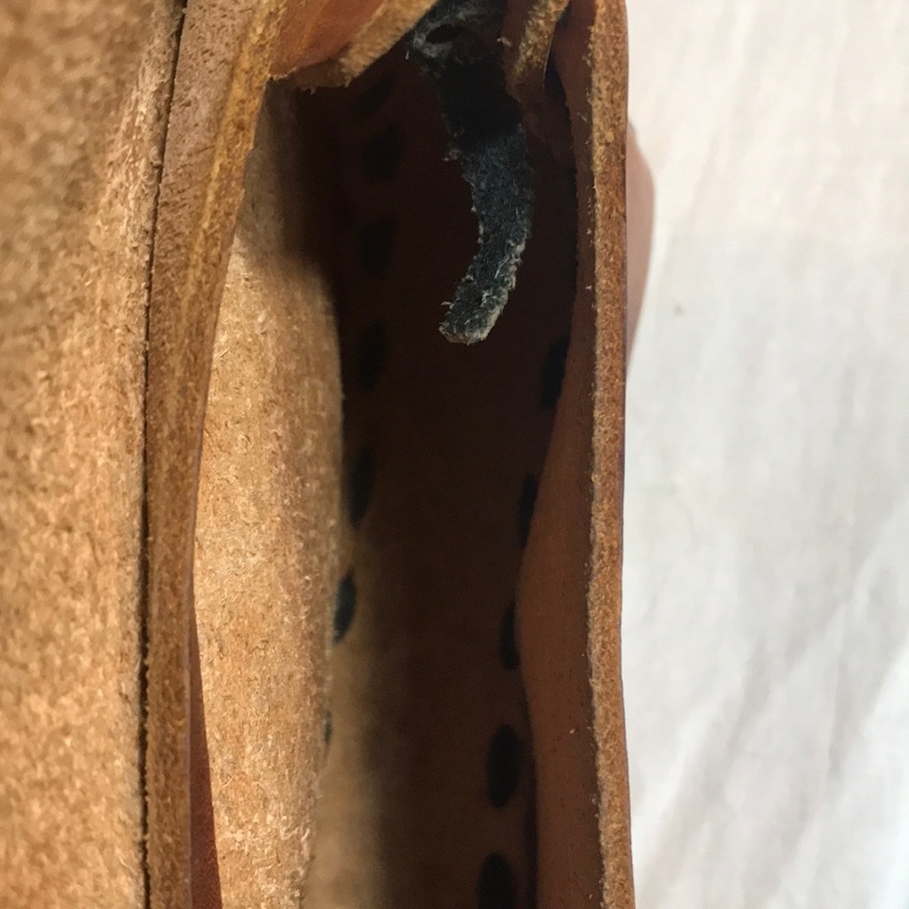 “VINTAGE” Handmade Floral Leather Crossbody Bag . - Picture 11 of 16